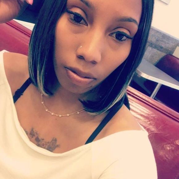Profile Picture of Sharelle Dunham (@sharelledunham) on Poshmark