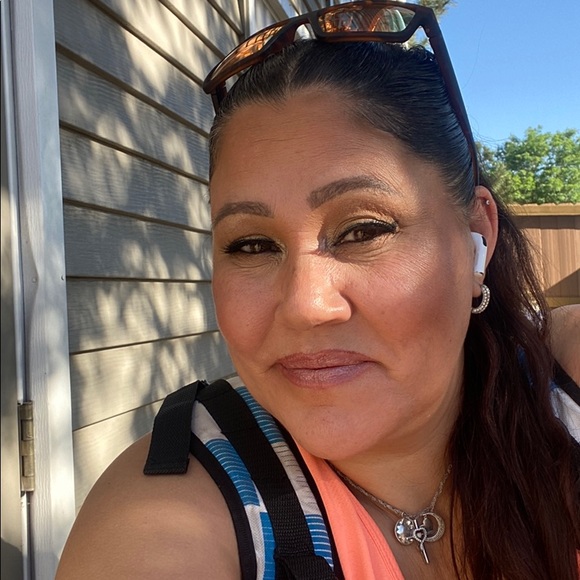 Profile Picture of Toshania Davidson-rodriguez (@tosha_d007) on Poshmark