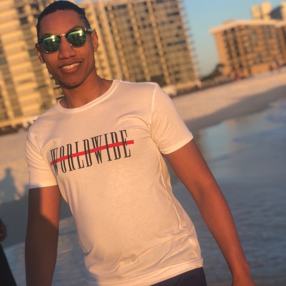 Profile Picture of Adrian Mays (@adrianmays22) on Poshmark