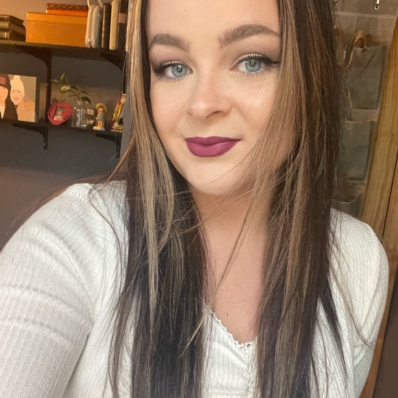 Profile Picture of Megan Struss (@meganstruss) on Poshmark