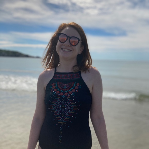 Profile Picture of Julia Peterson (@juliap978) on Poshmark