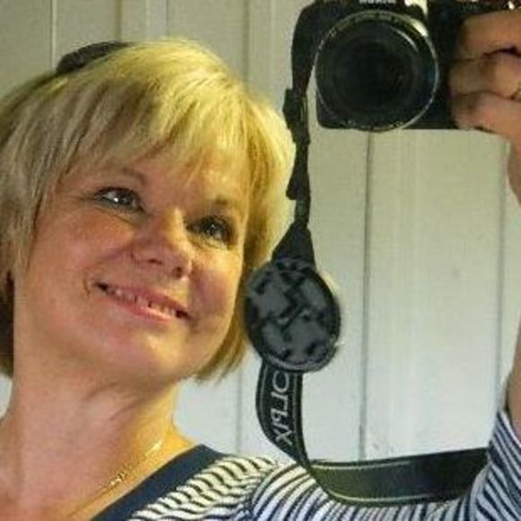 Profile Picture of L christine Petersen (@chrisiknow) on Poshmark