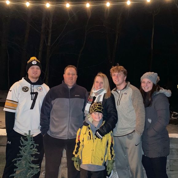 Profile Picture of Suzette Weinell (@weinell) on Poshmark