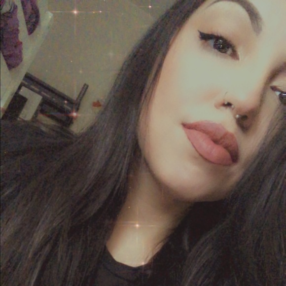 Profile Picture of Jaylene Barraza (@jaylene0912) on Poshmark