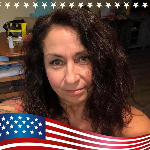 Profile Picture of Kim Betker (@kibetker88) on Poshmark