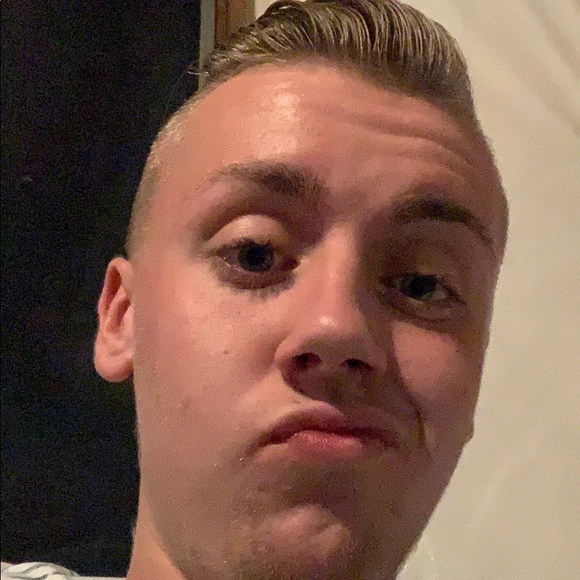 Profile Picture of Jonah Laurich (@jclaurich) on Poshmark