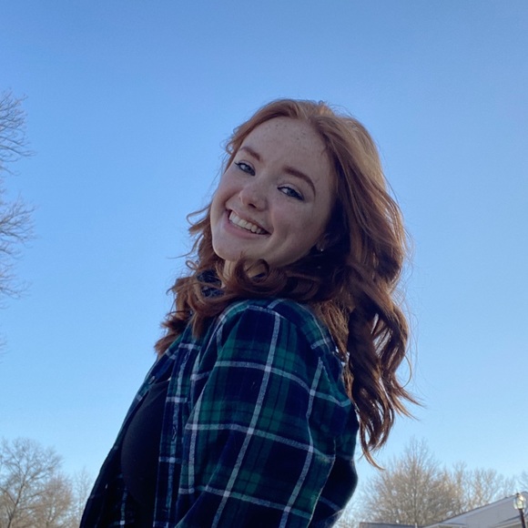 Profile Picture of Mimi Beckemeier (@mmb977) on Poshmark