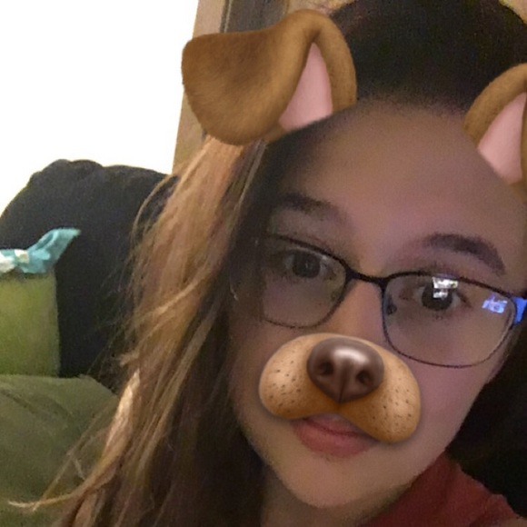 Profile Picture of Maddy Glidwell (@maddyglidwell) on Poshmark