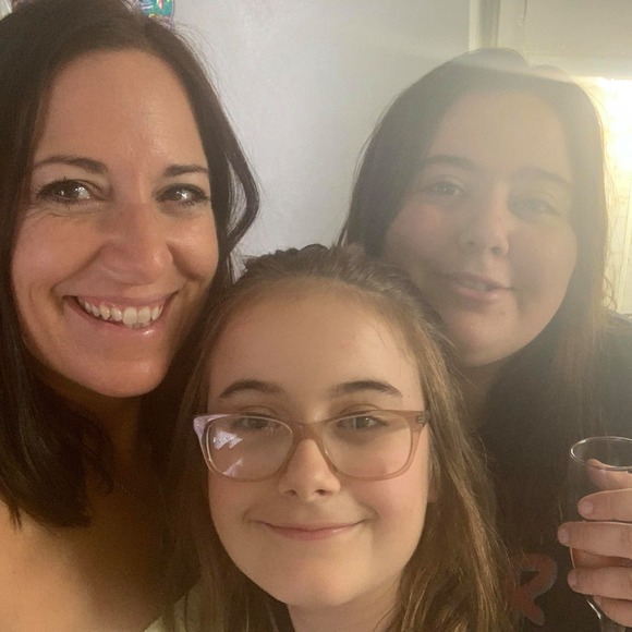 Profile Picture of Michelle Bonito (@michellebonito) on Poshmark