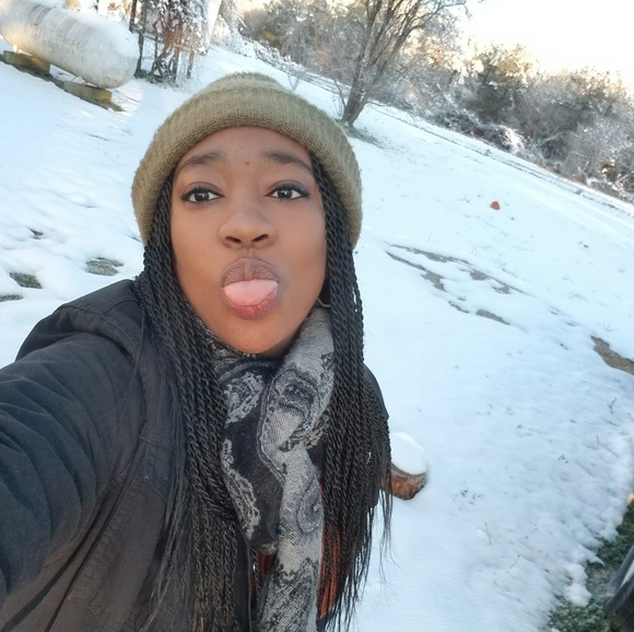 Profile Picture of Roylanda Merricks (@chinadoll533) on Poshmark