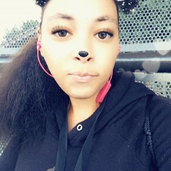 Profile Picture of Miranda Ingram (@mirandaingra212) on Poshmark