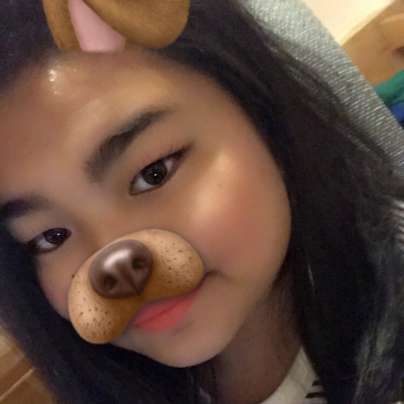 Profile Picture of Maryrose Matugas (@mmatugas) on Poshmark