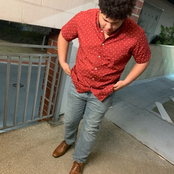 Profile Picture of Uriah Braudaway (@uriahbraudaway) on Poshmark