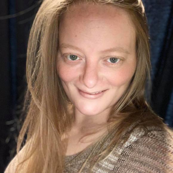 Profile Picture of Crystal Shoup (@cshoup47) on Poshmark