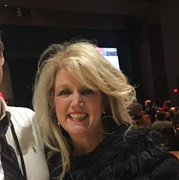 Profile Picture of Suzanne Boyd (@suzanneboyd570) on Poshmark