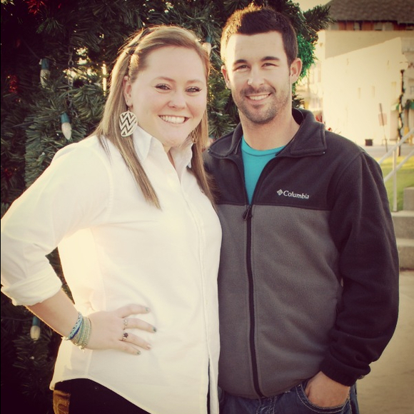 Profile Picture of Ashley Passon (@ashpash028) on Poshmark