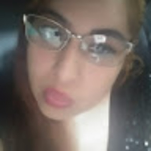 Profile Picture of Rebecca Mata (@rebeccamata0613) on Poshmark