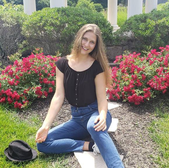 Profile Picture of Carly Clasen (@carlykay6) on Poshmark