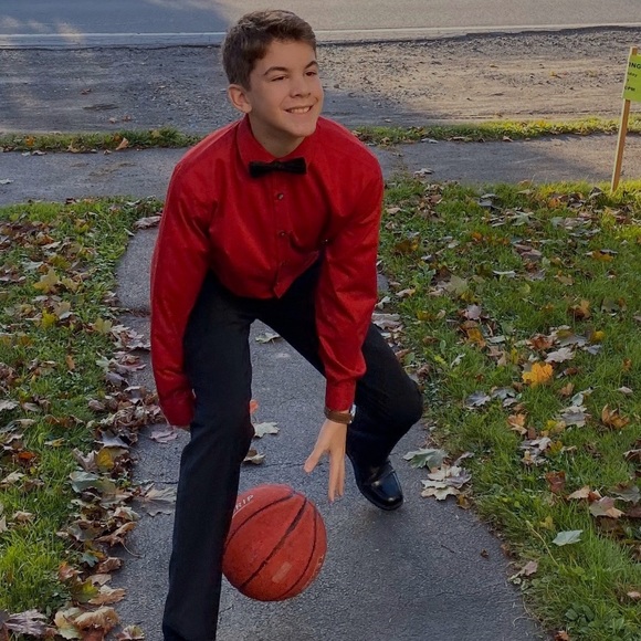 Profile Picture of Alex Warriner (@awarriner1125) on Poshmark