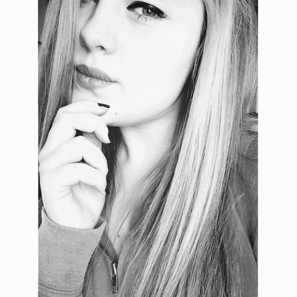 Profile Picture of Kyleigh Cote (@kyleig_cote) on Poshmark