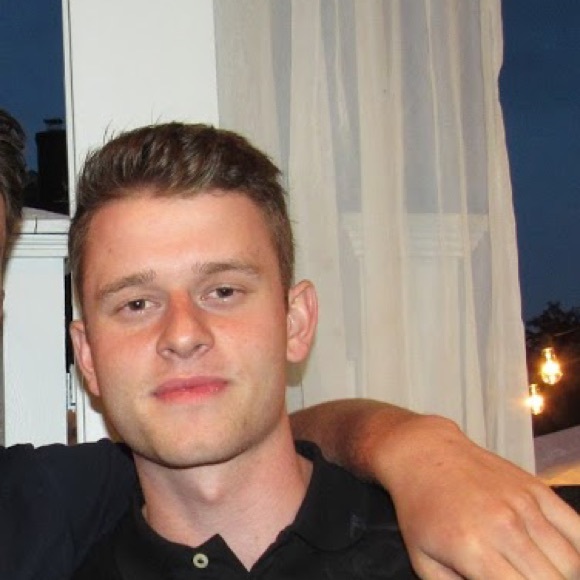 Profile Picture of Luke Tomlinson (@hoodielt) on Poshmark