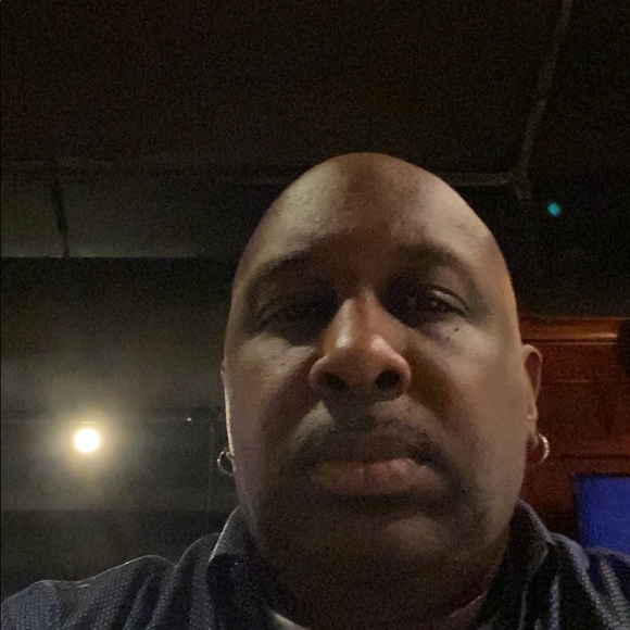 Profile Picture of Lamont Thomas (@lamontthomas845) on Poshmark