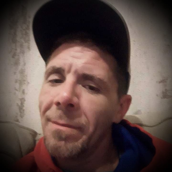 Profile Picture of James Heslop (@heslopjames80) on Poshmark