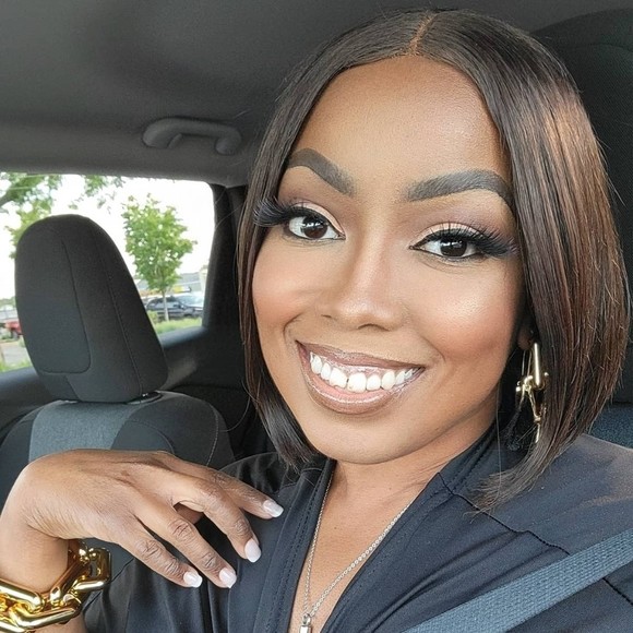 Profile Picture of Bertina Bailey (@bertinabailey) on Poshmark