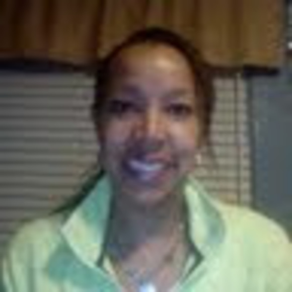 Profile Picture of Crystal Beasley (@beaslec1) on Poshmark