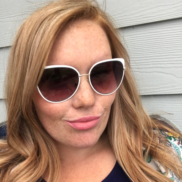 Profile Picture of Justine Netcher (@jnetcher0912) on Poshmark