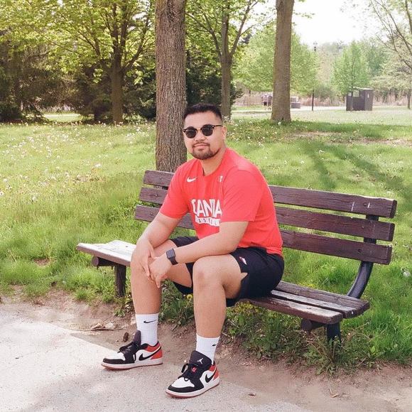 Profile Picture of Nicholas Valdez (@njvldz) on Poshmark