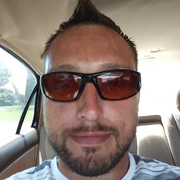 Profile Picture of Thomas Wodecki (@newcreation481) on Poshmark