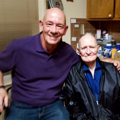 Profile Picture of Jim The Human🍻😼🙈🙉🙊🐶♈♻️💯 (@2018_human) on Twitter