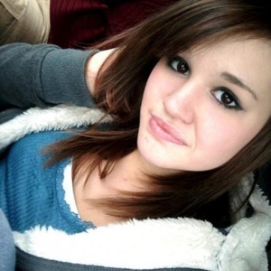 Profile Picture of Jenna Dufour (@jennaloveschiodos) on Myspace