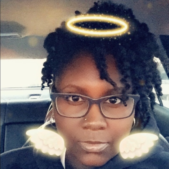 Profile Picture of Candace May (@candacepmay) on Poshmark