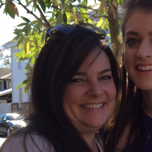 Profile Picture of Tonya Abshire (@tonyakaye73) on Poshmark