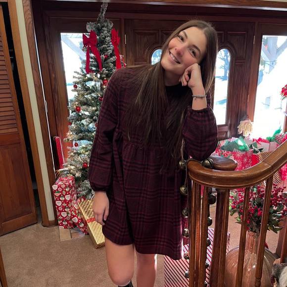Profile Picture of Lauren Oostendorp (@loostendorp) on Poshmark