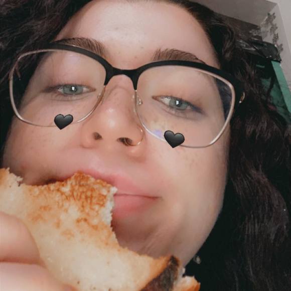 Profile Picture of Stephanie Giedemann (@stephhhxoxox) on Poshmark