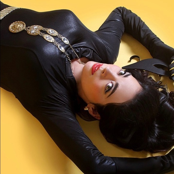 Profile Picture of Kim Goodell (@srfcat) on Poshmark