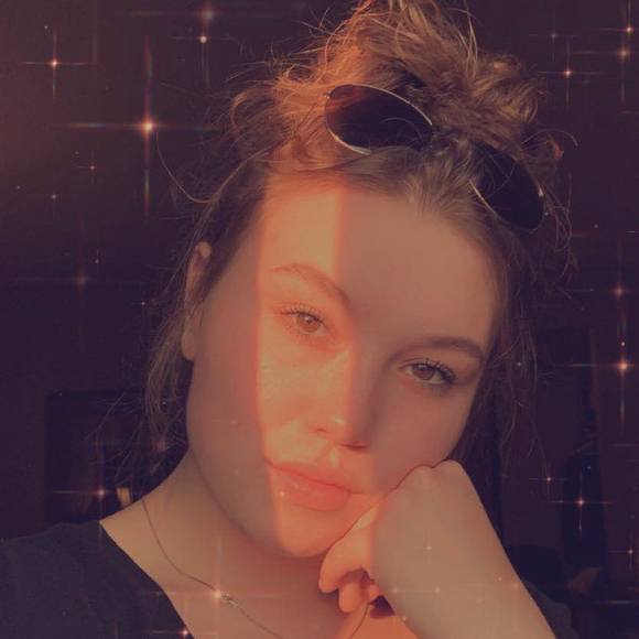 Profile Picture of Mariah Metzler (@justsome1) on Poshmark