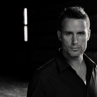Profile Picture of James Azzopardi (@snapshottwin) on Twitter