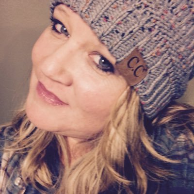 Profile Picture of Lorie (Hall) Schmidt (@LSchmidt_girls) on Twitter