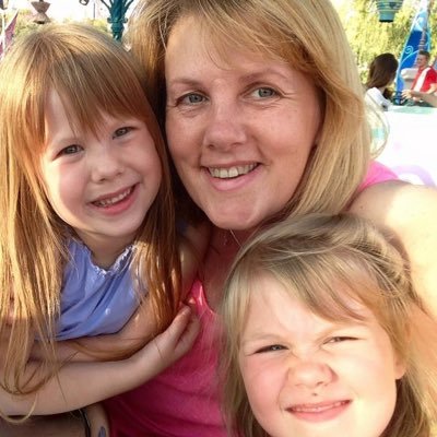 Profile Picture of Pauline Richards-Thomas (@pinkbananaz) on Twitter