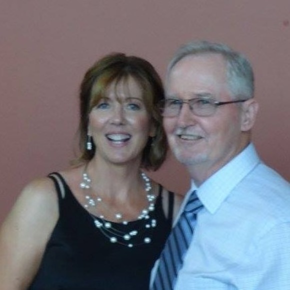 Profile Picture of Joanne Quinn (@joannequinn) on Poshmark