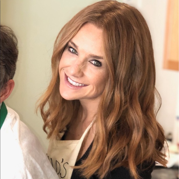 Profile Picture of Leslie Sodaro (@lesliesodaro) on Poshmark