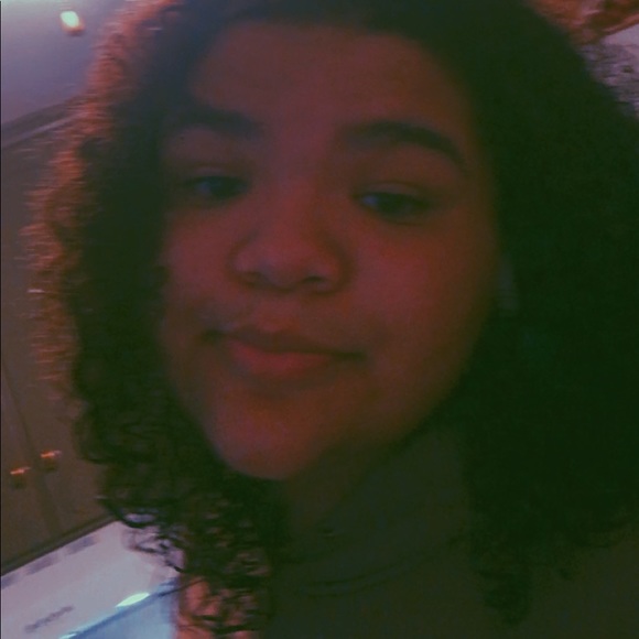 Profile Picture of Makayla Makovec (@makaylamakovec) on Poshmark
