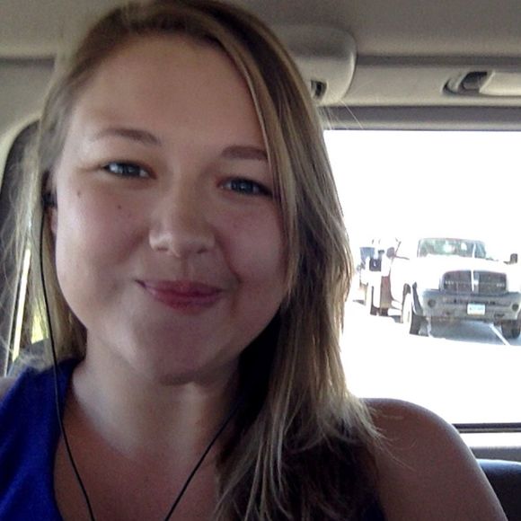 Profile Picture of Kalee Frieze (@kannf7) on Poshmark