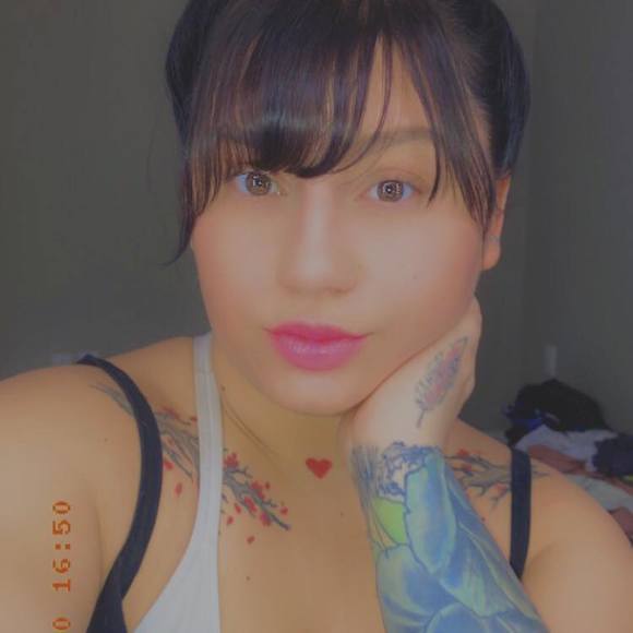 Profile Picture of Allie Allie (@allieallie291) on Poshmark
