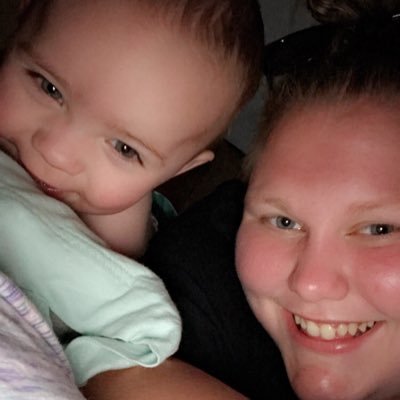 Profile Picture of Brandy Damron (@sunflowerways) on Twitter