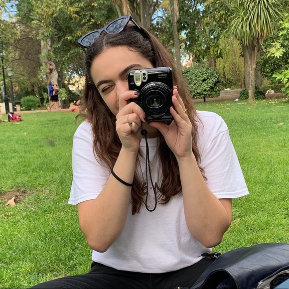 Profile Picture of Daniela Rojas (@danielatrojas) on Poshmark